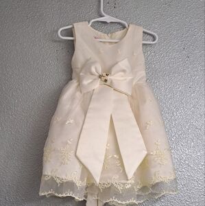 Katie M. Toddlers Ivory Formal Dress With Big Bow.   Size 2T